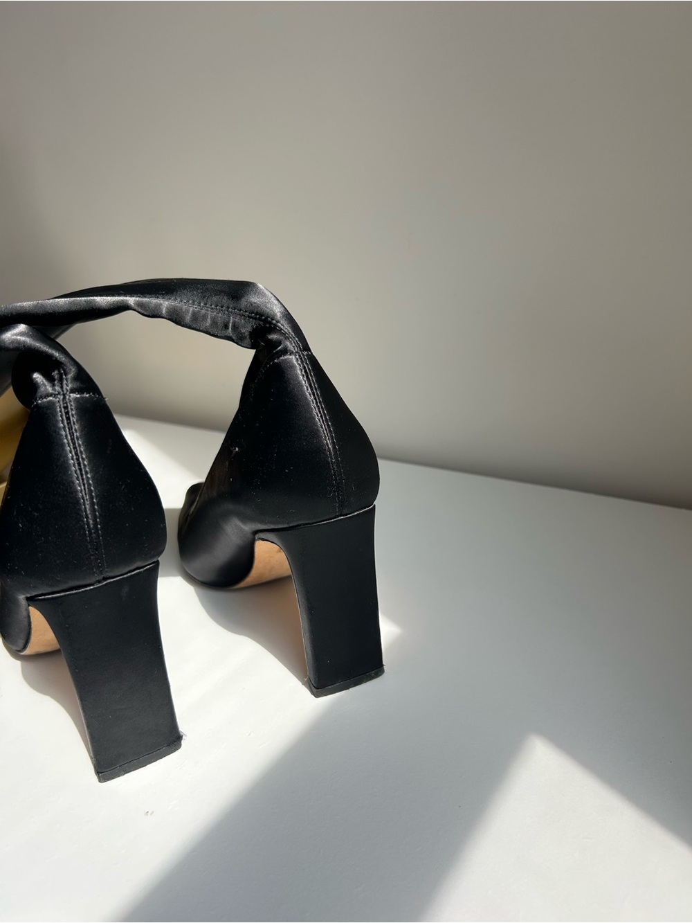 Sigerson Morrison Black Satin Draped Pointed-Toe Boots Size 7 - Picture 5 of 8
